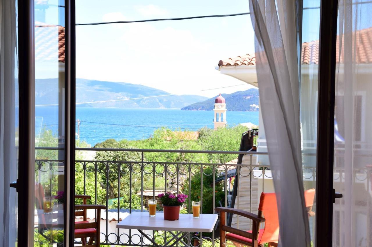D'Angelos Apartments Каравомилос Экстерьер фото